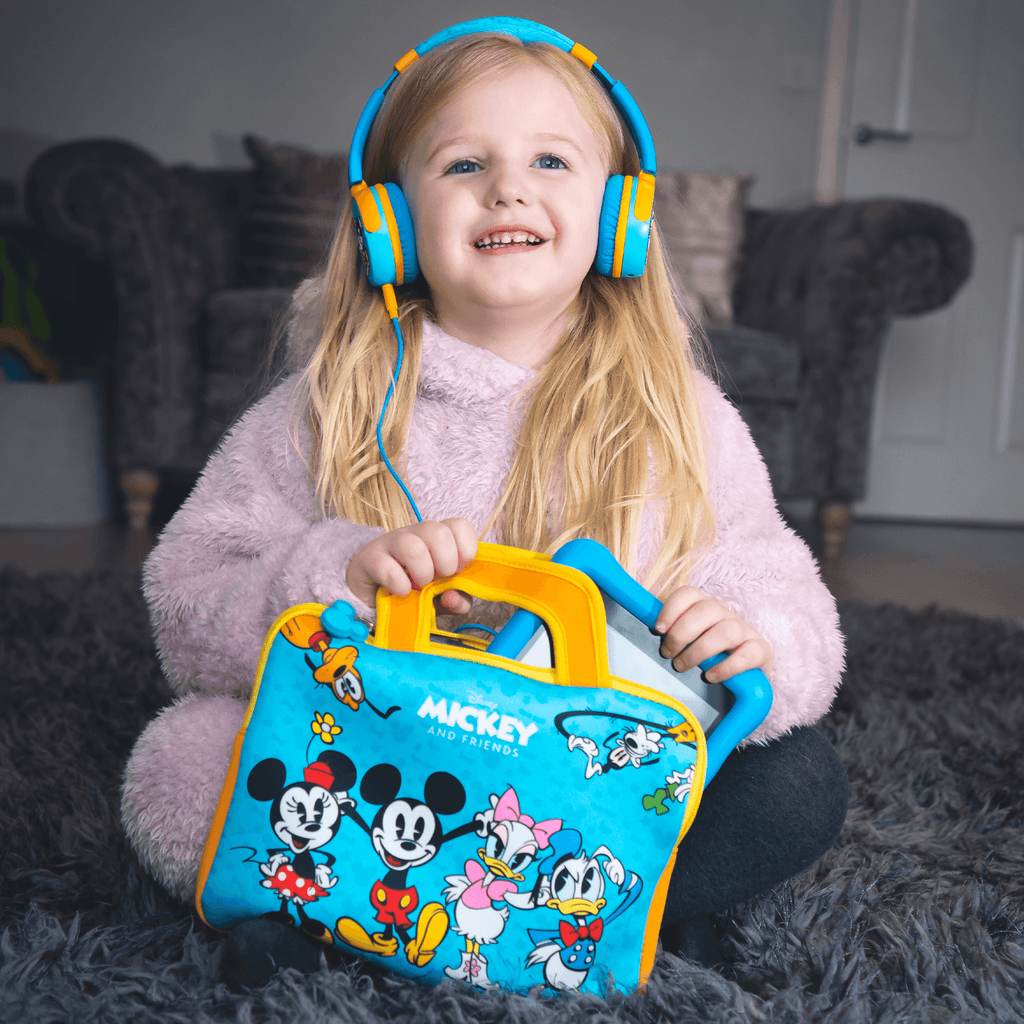 Disney Mickey and Friends Travel Bundle - Carry Bag and Headphones - Pebble Gear UK